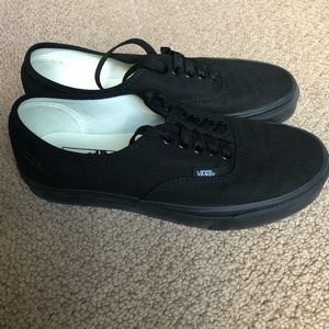 Authentic Black/Black Vans US Men’s 7/Women’s 8.5
